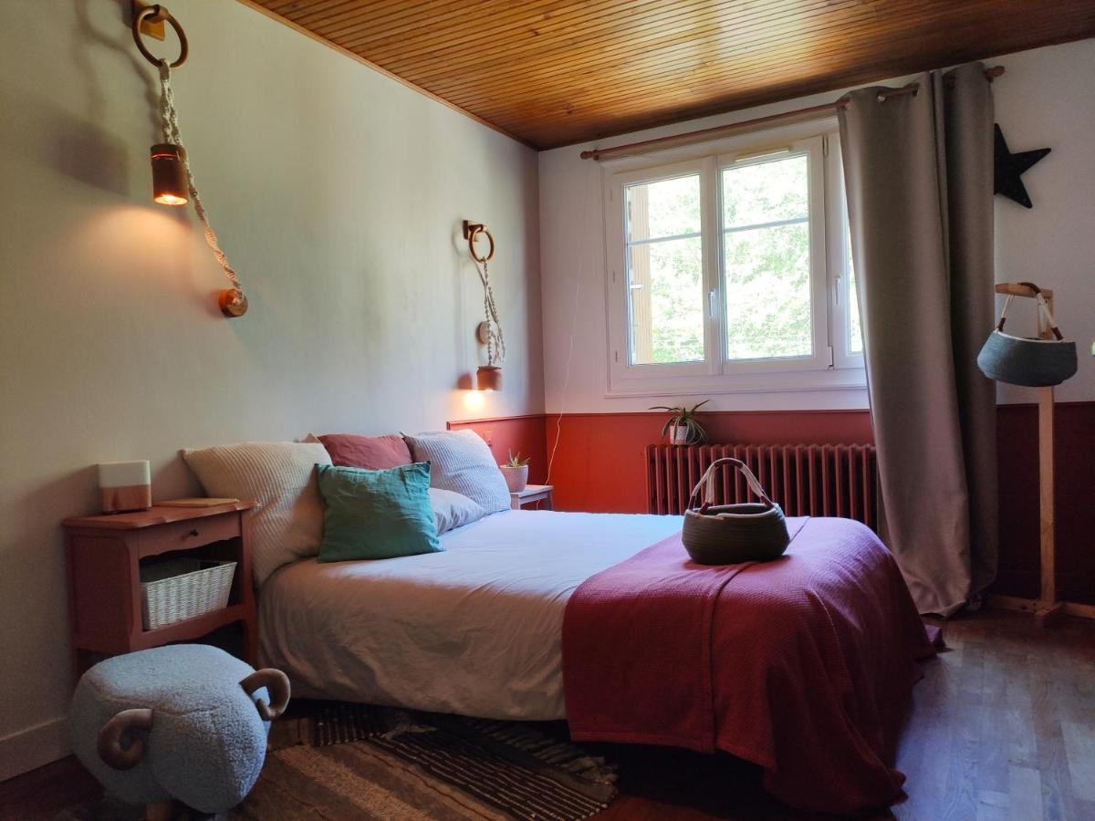 Chambre En Campagne A 15 Min Circuit ! Bed and Breakfast Changé Eksteriør billede